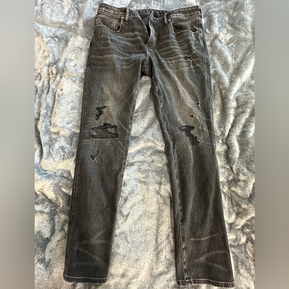 Men's gently used jeans American eagle size 36/32. Vintage distresses washed .